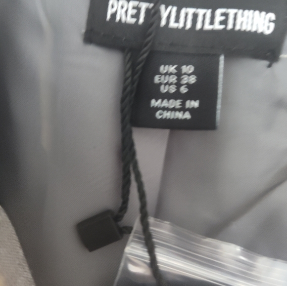 NWT Pretty Little Thing textured look shoulder padded oversized blazer size 6 - Picture 3 of 4